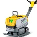 WACKER NEUSON APU 2860e – Piastra vibrante a batteria reversibile con 192 kg